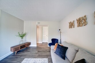 Nova Ridge Apartments in Charlotte, NC - Building Photo - Building Photo
