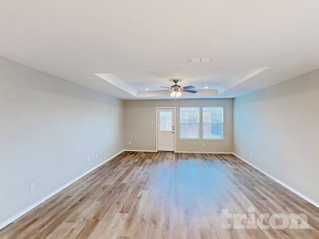 1136 Foxglove Ln in Burleson, TX - Foto de edificio - Building Photo