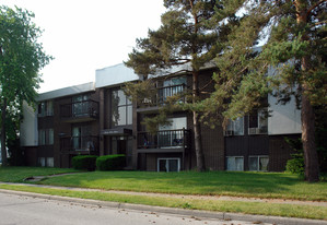 724 6th St Apartments