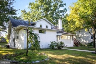 20 E Merchant St in Audubon, NJ - Building Photo