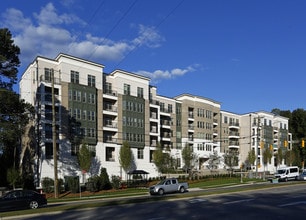Camden Carolinian in Raleigh, NC - Building Photo - Building Photo