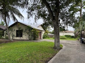 6786 Autumn Ct in North Fort Myers, FL - Building Photo - Building Photo