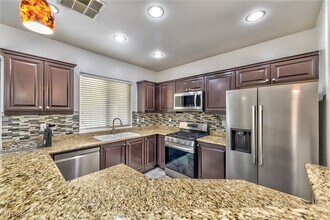 398 Blue Tee Ct in Las Vegas, NV - Building Photo - Building Photo