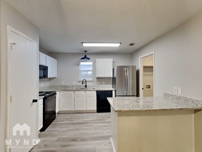 605 Raven Dr in Saginaw, TX - Foto de edificio - Building Photo
