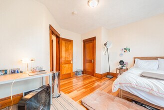 23 Wisconsin Ave, Unit 2B in Somerville, MA - Building Photo - Building Photo