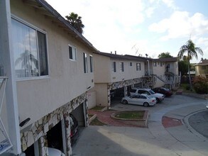 620-621 Hardin Dr in Inglewood, CA - Foto de edificio - Building Photo