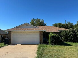 310 Baumann Dr in Killeen, TX - Building Photo