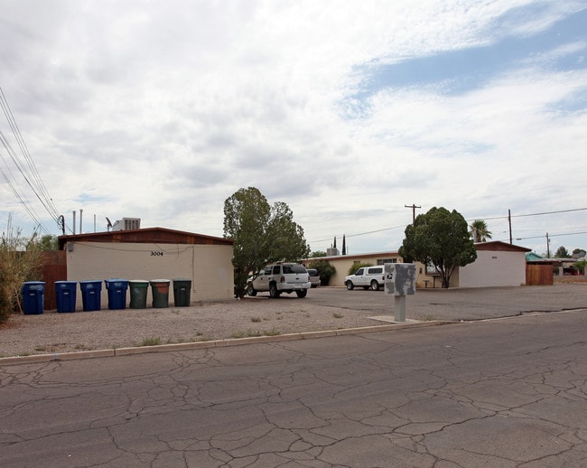 3002-3004 N Geronimo Ave in Tucson, AZ - Foto de edificio - Building Photo