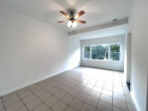 8919 S Muskegon Ave in Chicago, IL - Building Photo - Building Photo