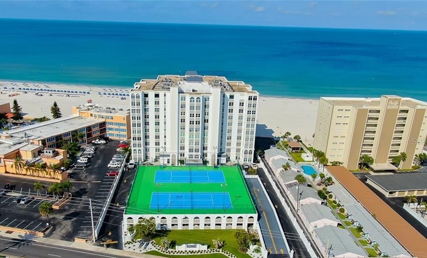 4950 Gulf Blvd in St Pete Beach, FL - Building Photo