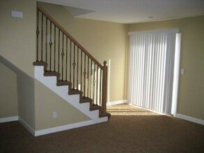 9021 SW Gala Dr in Blue Springs, MO - Building Photo - Building Photo