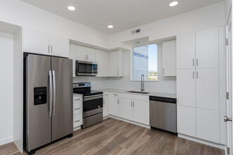 Marq Townhomes in Salt Lake City, UT - Foto de edificio - Interior Photo