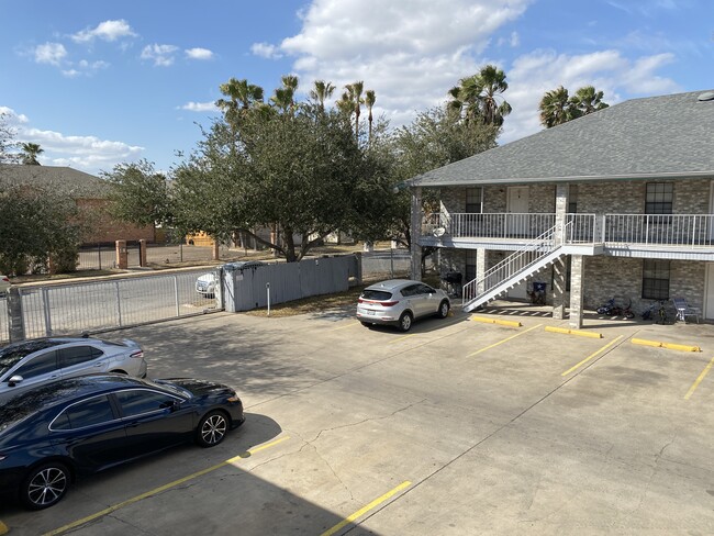 Summit Apartments in McAllen, TX - Building Photo - Building Photo