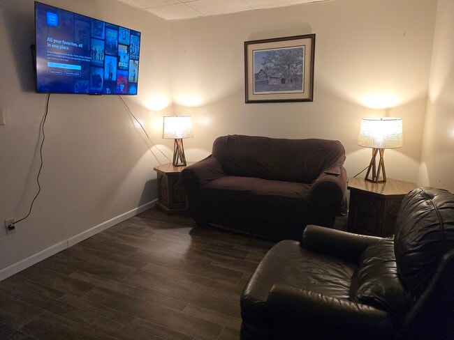 1 College Ave, Unit Suite 201 in Buckhannon, WV - Foto de edificio - Building Photo