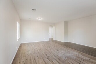3411 W Chanute Pass in Phoenix, AZ - Building Photo - Building Photo