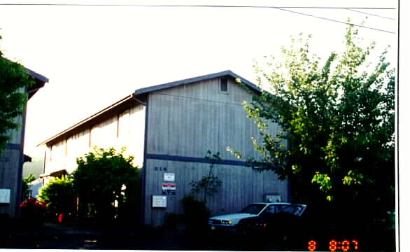 614 Shattuck Ave S in Renton, WA - Building Photo