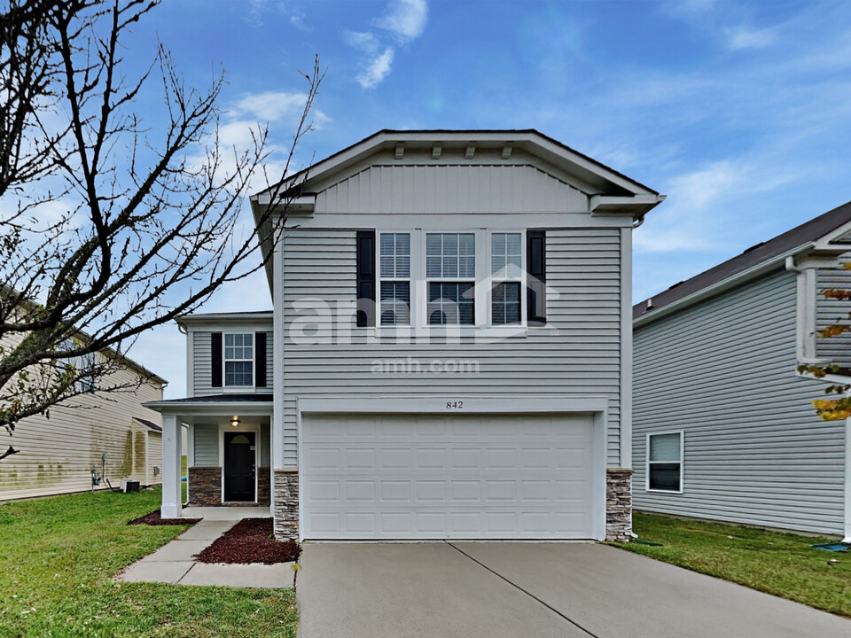 842 Littleton Dr in Concord, NC - Building Photo