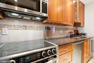 1944 N Cleveland St in Arlington, VA - Building Photo - Building Photo