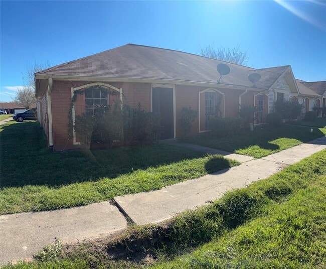 15335 Buckle Ln in Houston, TX - Building Photo - Building Photo