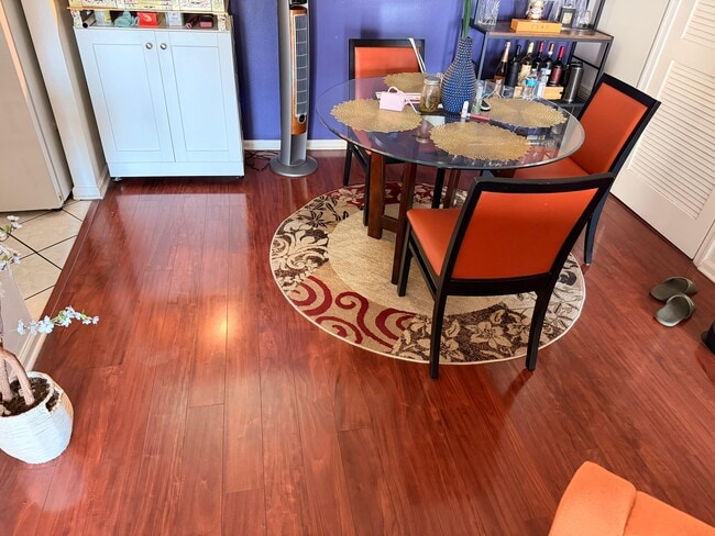 525 Waterford Dr, Unit 525 in Edison, NJ - Foto de edificio - Building Photo