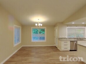 3899 SE Harriet St in Port Orchard, WA - Building Photo - Building Photo