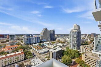 150 E Robinson St, Unit 2002 in Orlando, FL - Building Photo - Building Photo