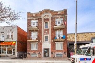 4914 Décarie Boul in Montréal, QC - Building Photo