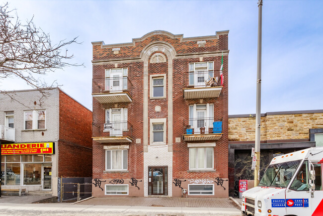 4914 Décarie Boul in Montréal, QC - Building Photo - Primary Photo