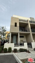 5079 Cedar Ave in Long Beach, CA - Building Photo