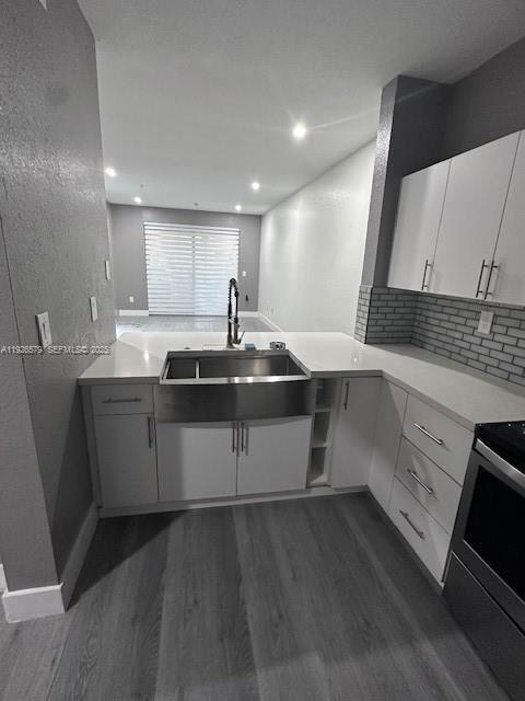 7100 NW 177th St in Hialeah, FL - Building Photo