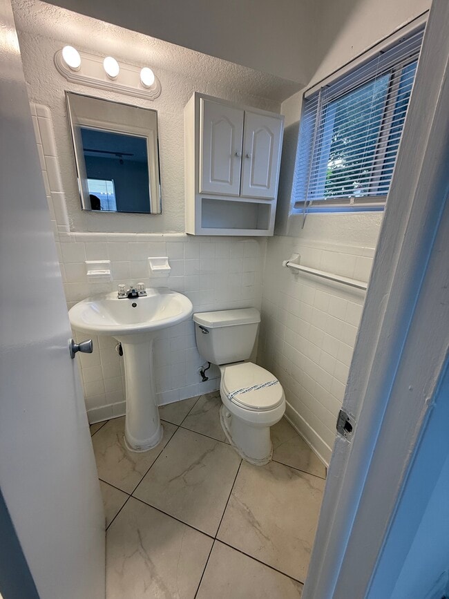 1244 NE 5th Ter in Fort Lauderdale, FL - Building Photo - Building Photo