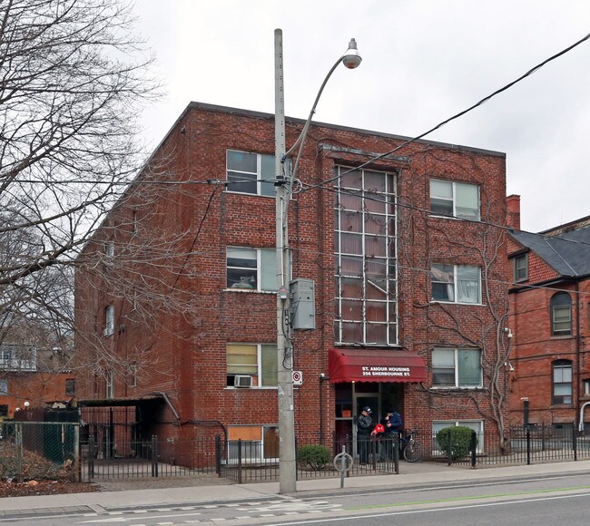 203-256 Sherbourne St. in Toronto, ON - Building Photo - Building Photo