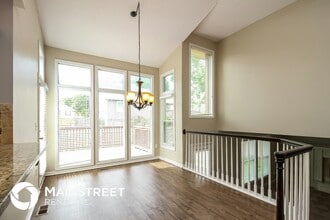 6426 Chouteau St in Shawnee, KS - Foto de edificio - Building Photo