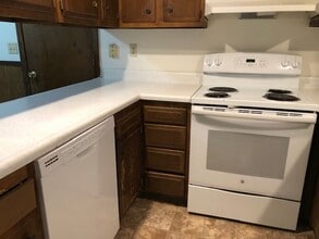2125 Griffith St in Lincoln, NE - Building Photo - Building Photo