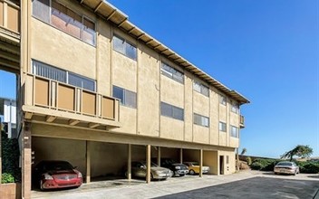 Greenridge Apartments in Oakland, CA - Building Photo - Building Photo