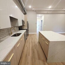 714 Chestnut St in Philadelphia, PA - Building Photo - Building Photo