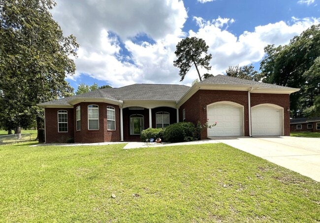 property at 123 W Edgewood Dr