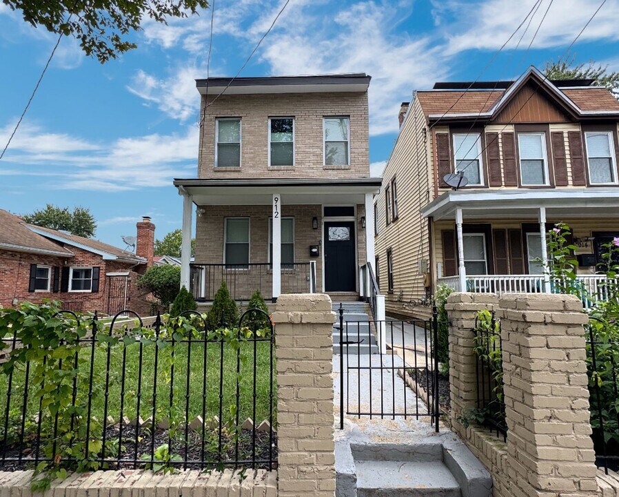912 Alabama Ave SE in Washington, DC - Building Photo