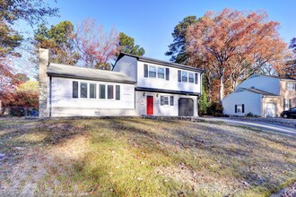 117 Lynn Dr in Newport News, VA - Building Photo - Building Photo