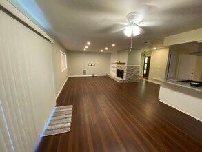1143 W Evergreen Ct in Visalia, CA - Building Photo - Building Photo