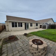 4625 Chamberlin Cir in Elk Grove, CA - Building Photo - Building Photo