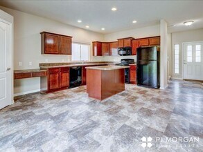 18726 Birchwood Ave in Omaha, NE - Building Photo - Building Photo