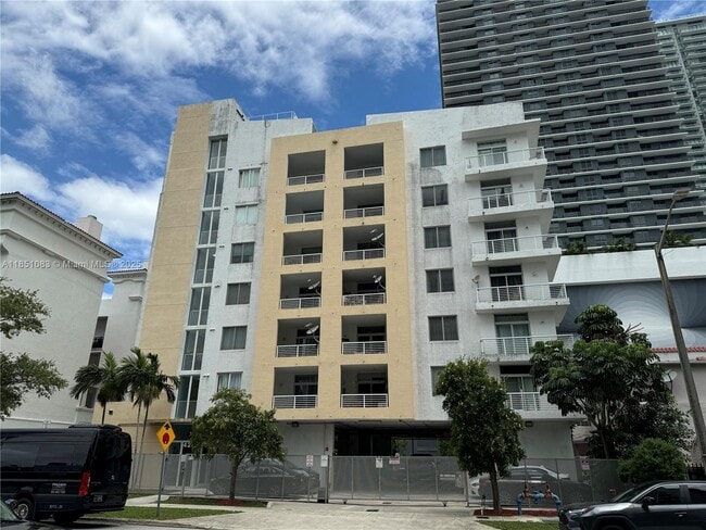 property at 425 NE 30th St