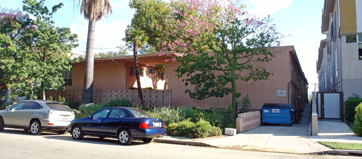 Twin Palms in Studio City, CA - Building Photo