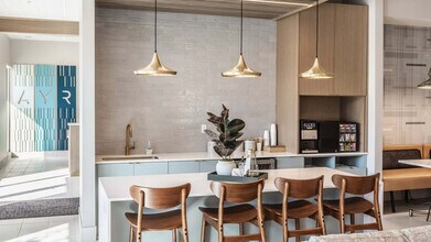 6160 N Rural St in Indianapolis, IN - Foto de edificio - Building Photo