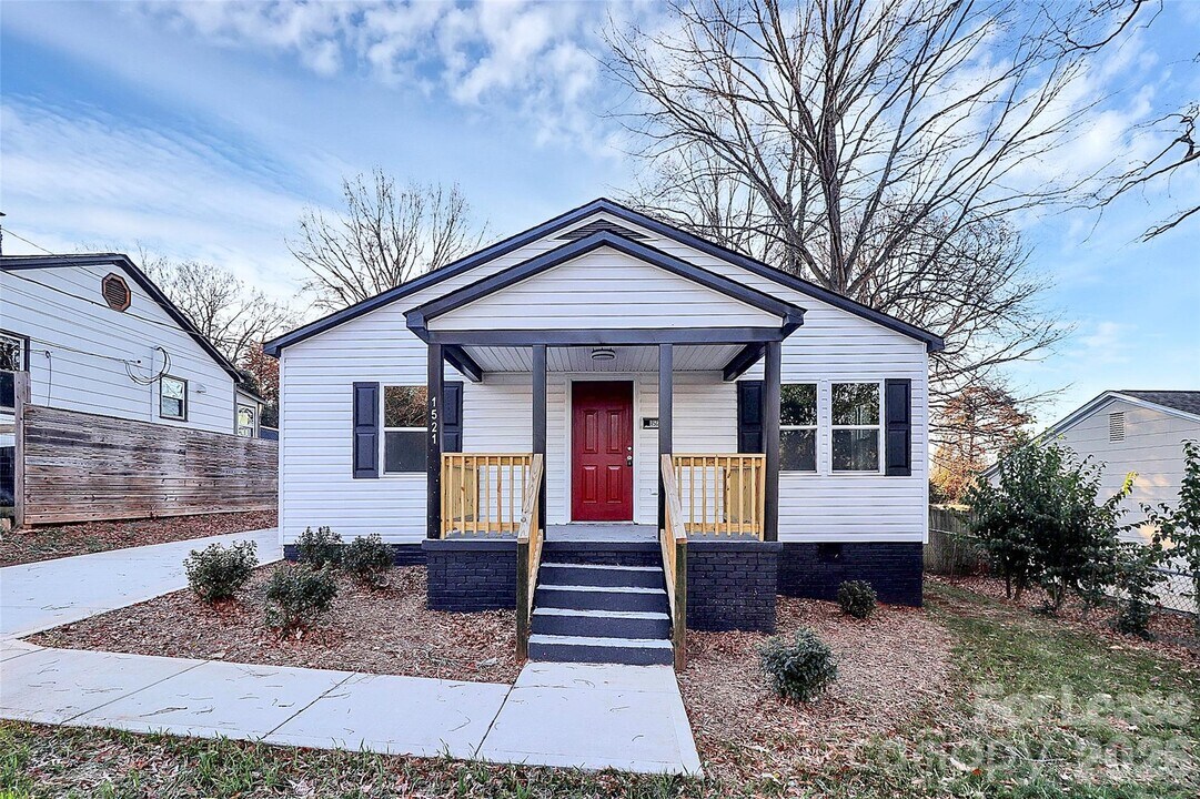 1521 Effingham Rd in Charlotte, NC - Building Photo