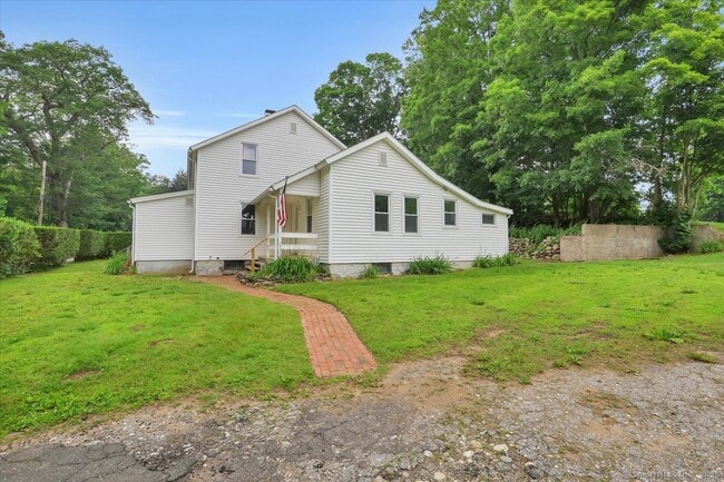 5 Brook St in New Hartford, CT - Building Photo - Building Photo