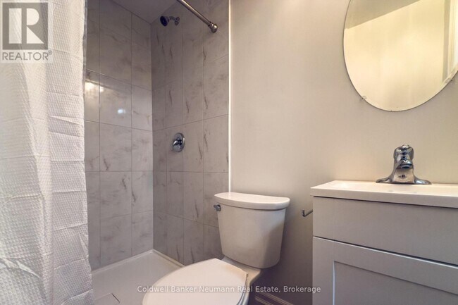 14 McElderry Rd in Guelph, ON - Building Photo - Building Photo