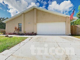 10503 Willowbrae Dr, Unit 1126 9th St NW Unit 602 - Unit 3 in Tampa, FL - Building Photo