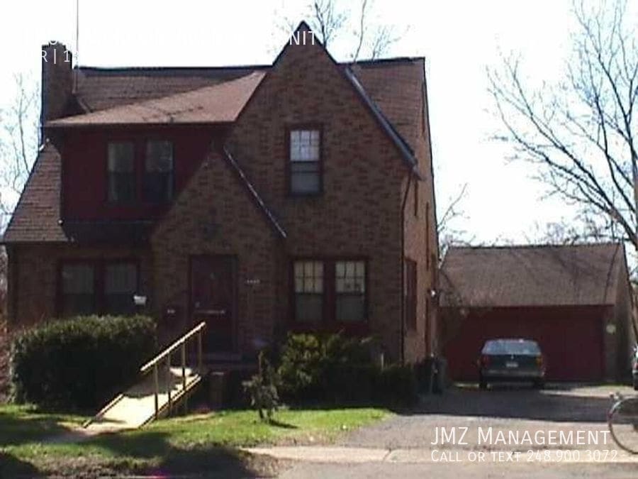 1809 Jackson Ave in Ann Arbor, MI - Building Photo